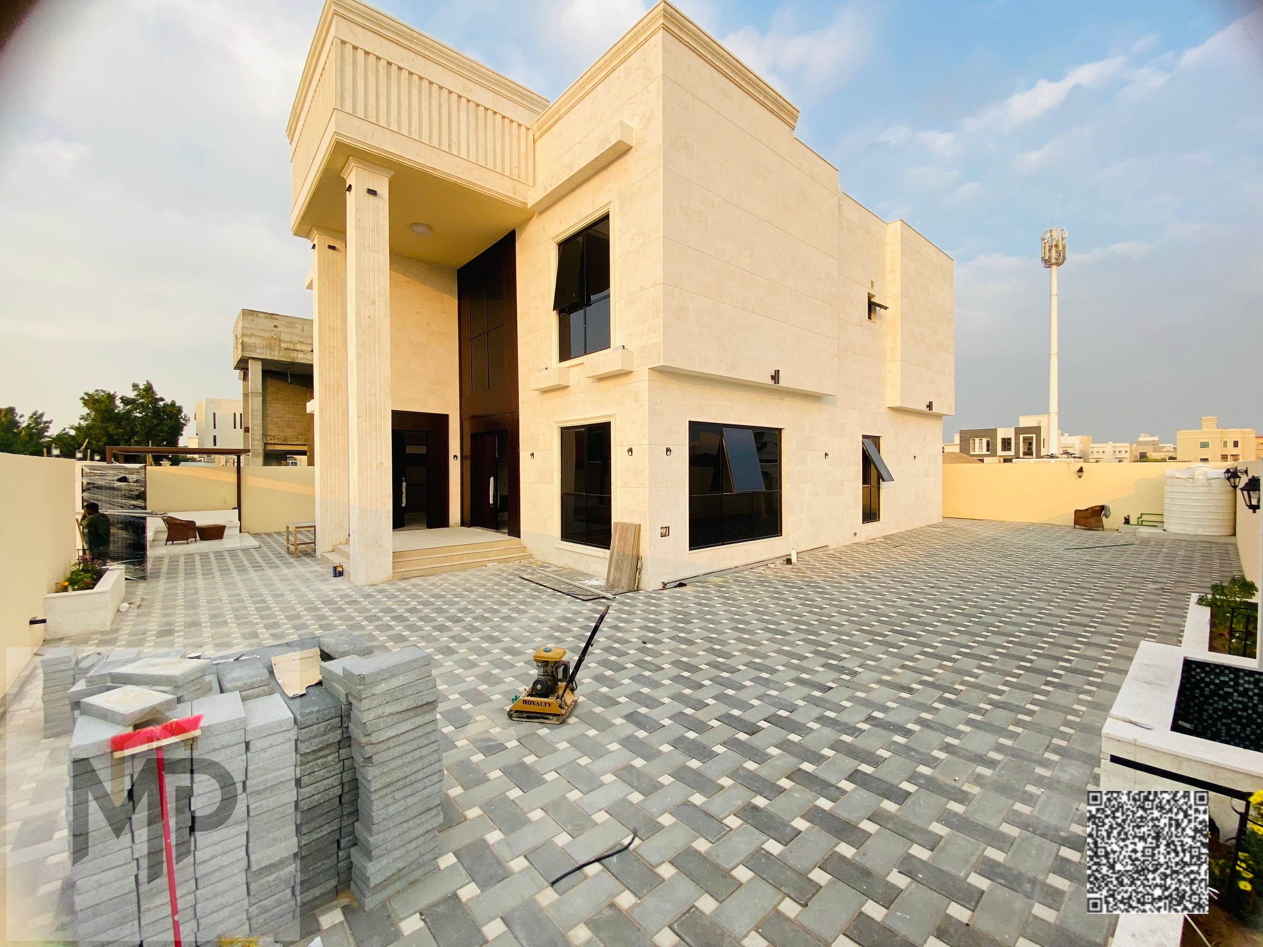 Own a mini palace in Al Yasmin, Ajman, with a land area of 6500 sq ft, including air conditioning, at a negotiable price.
