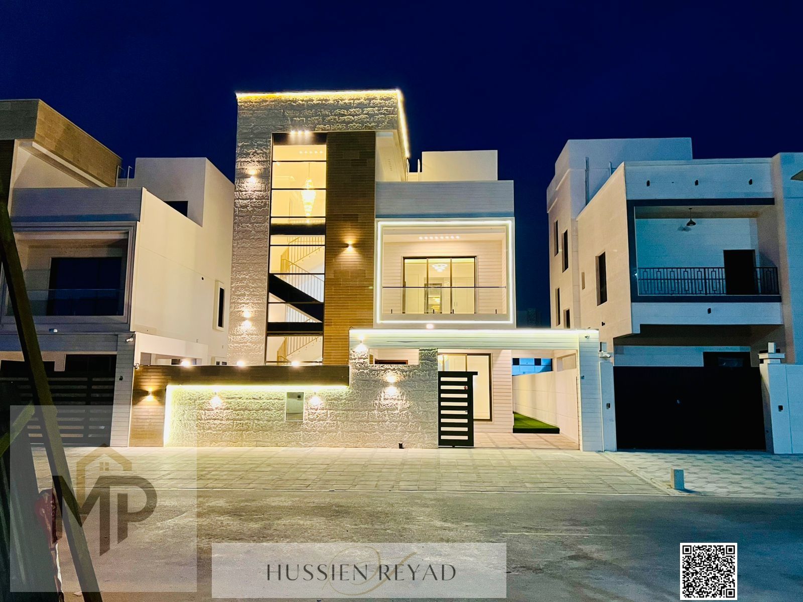 For sale: Luxury two-storey villa with roof - Al Yasmeen, Ajman. Strategic location near Sheikh Mohammed bin Zayed Road and all services. Freehold.
