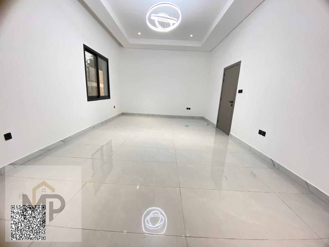 Villa for sale in Ajman at a bargain price, all fees included. Excellent location. Freehold ownership for life for all nationalities with bank financi