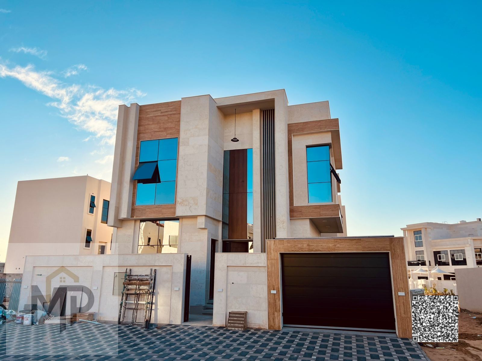 Villa for sale directly from the owner, freehold, open to all nationalities, registration and ownership fees included. Two floors with a courtyard sea