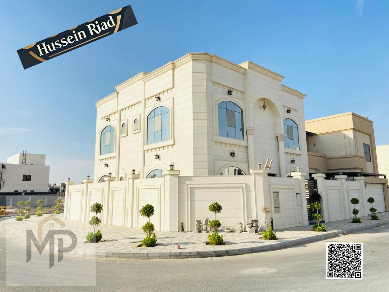 An elegant villa for sale, corner of 3 streets, at a price including water, electricity and air conditioning
