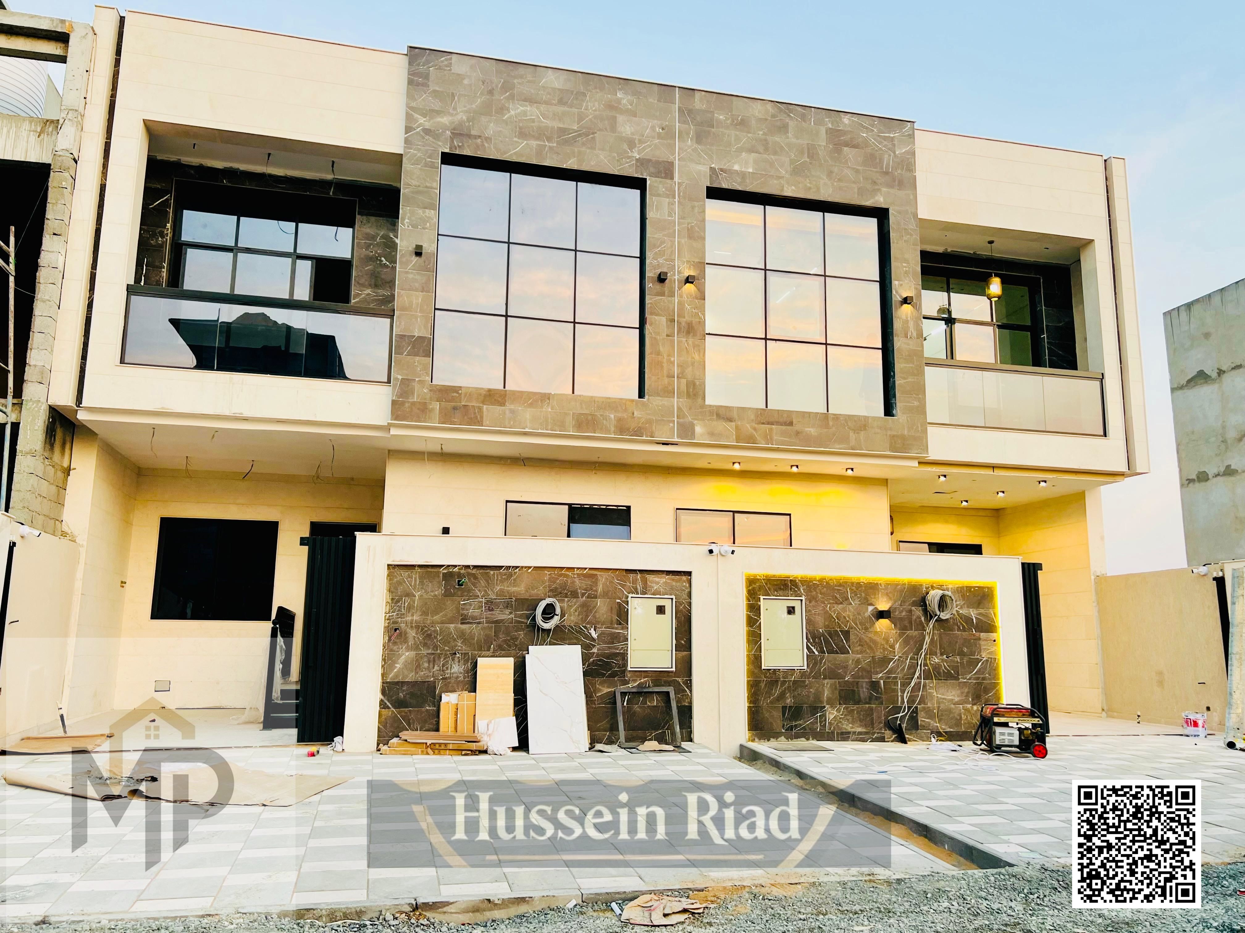 At a special price, behind a mosque, large setback in front of the villa, freehold ownership. Price includes registration and transfer fees.