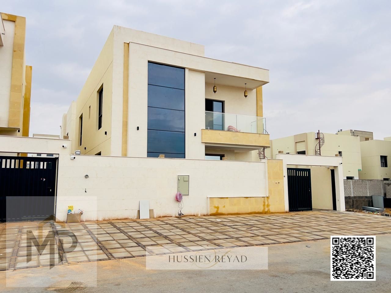 Villa for sale, with luxurious finishes, all fees included, excellent location. The villa is located in Al Zahia area. Land area: 3014 sq ft. Villa fo