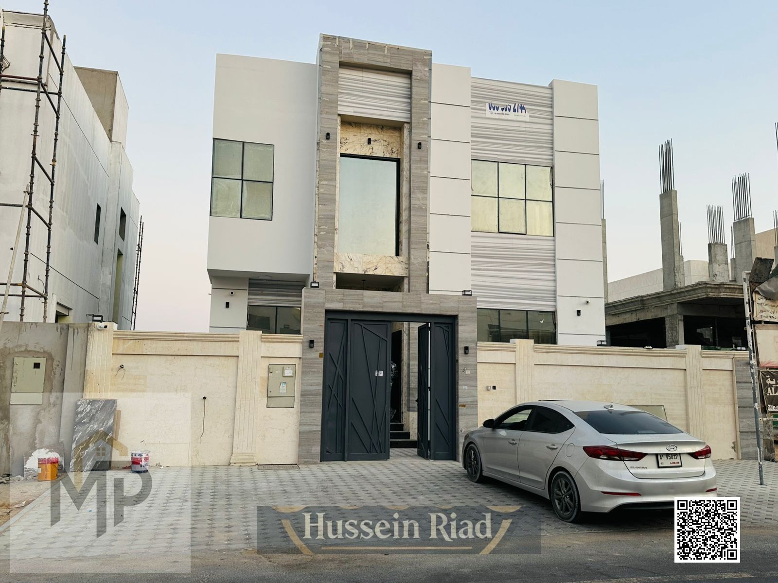 Modern villa at a very reasonable price, with spacious areas, close to the main street.