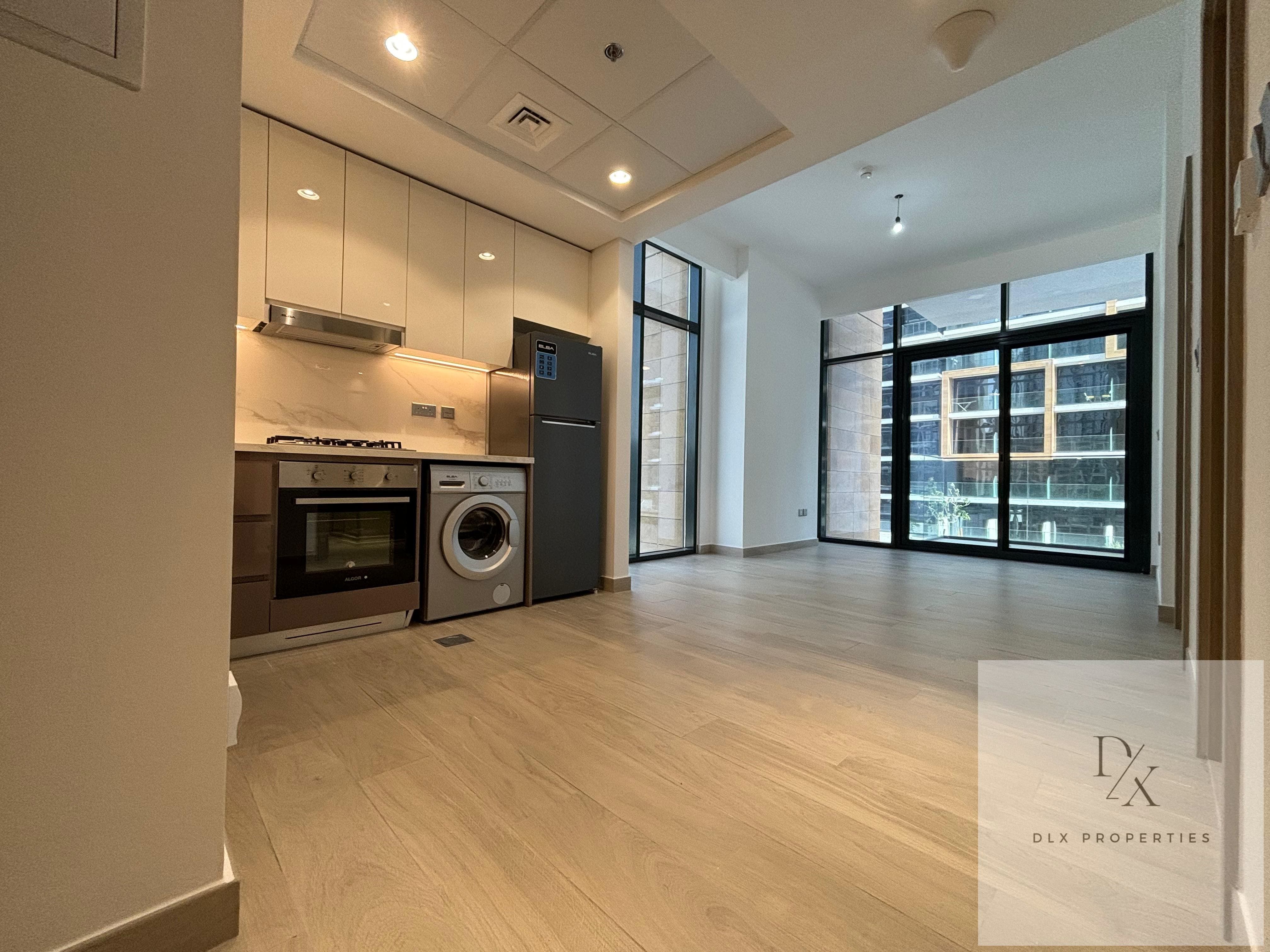 MULTIPLE UNITS | SPACIOUS | CHILLER FREE
