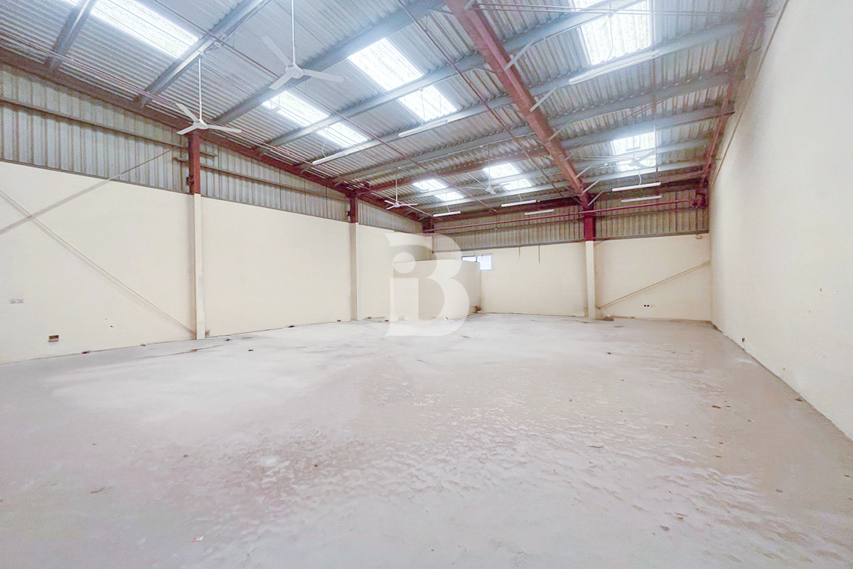 WAREHOUSE DIP2 | VACANT | WELL MAINTAINED