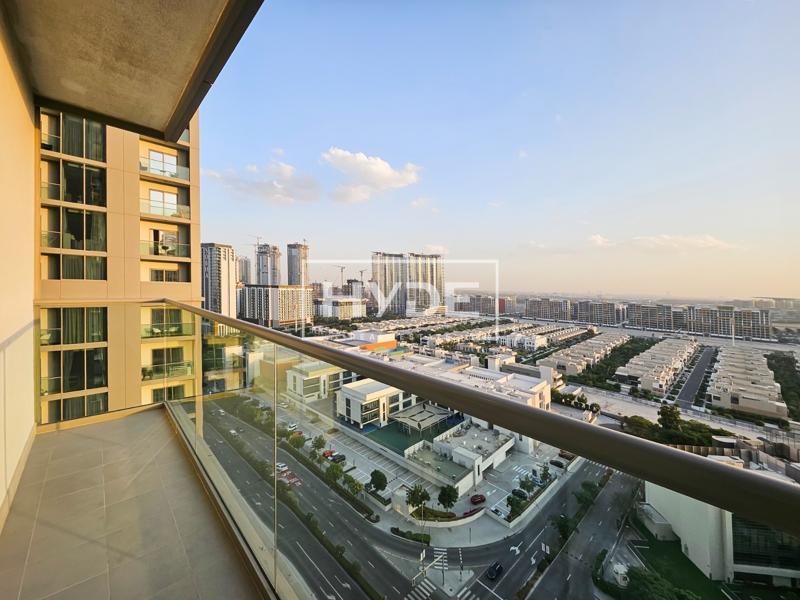 Vacant | High Floor | Sunlit Living
