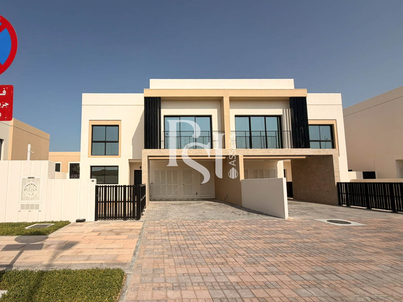 3BR Duplex | End Unit | Infront of Community Center