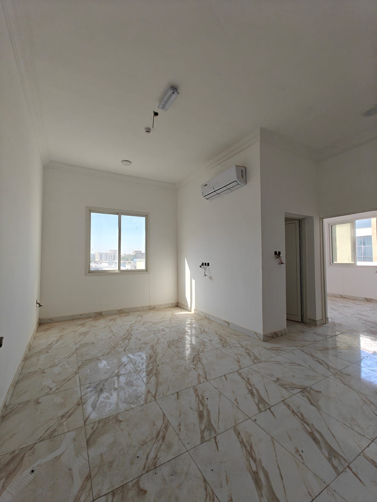 Charming 1 BR Apartment in Seih Al Uraibi