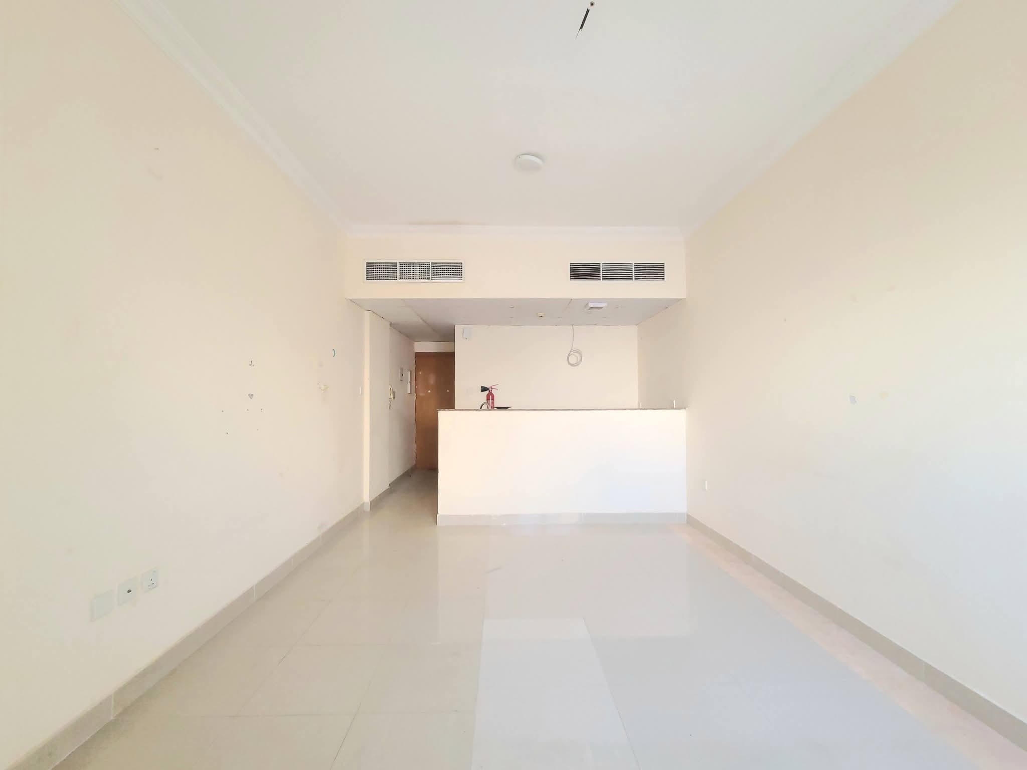 Lavish studio good building school rent in just 25k