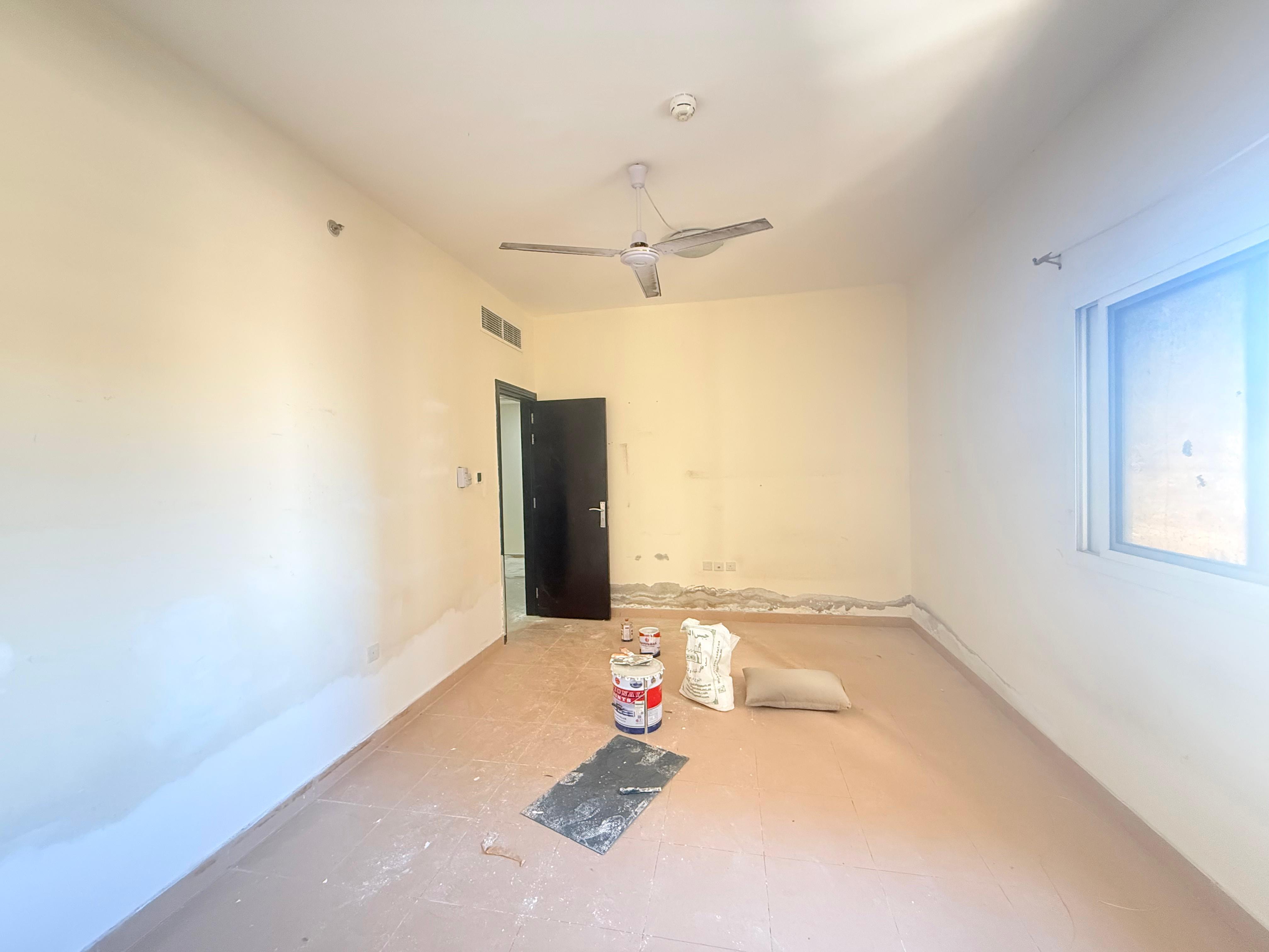 Lavish 2Bhk good building near muwailah bus stop rent in 45k