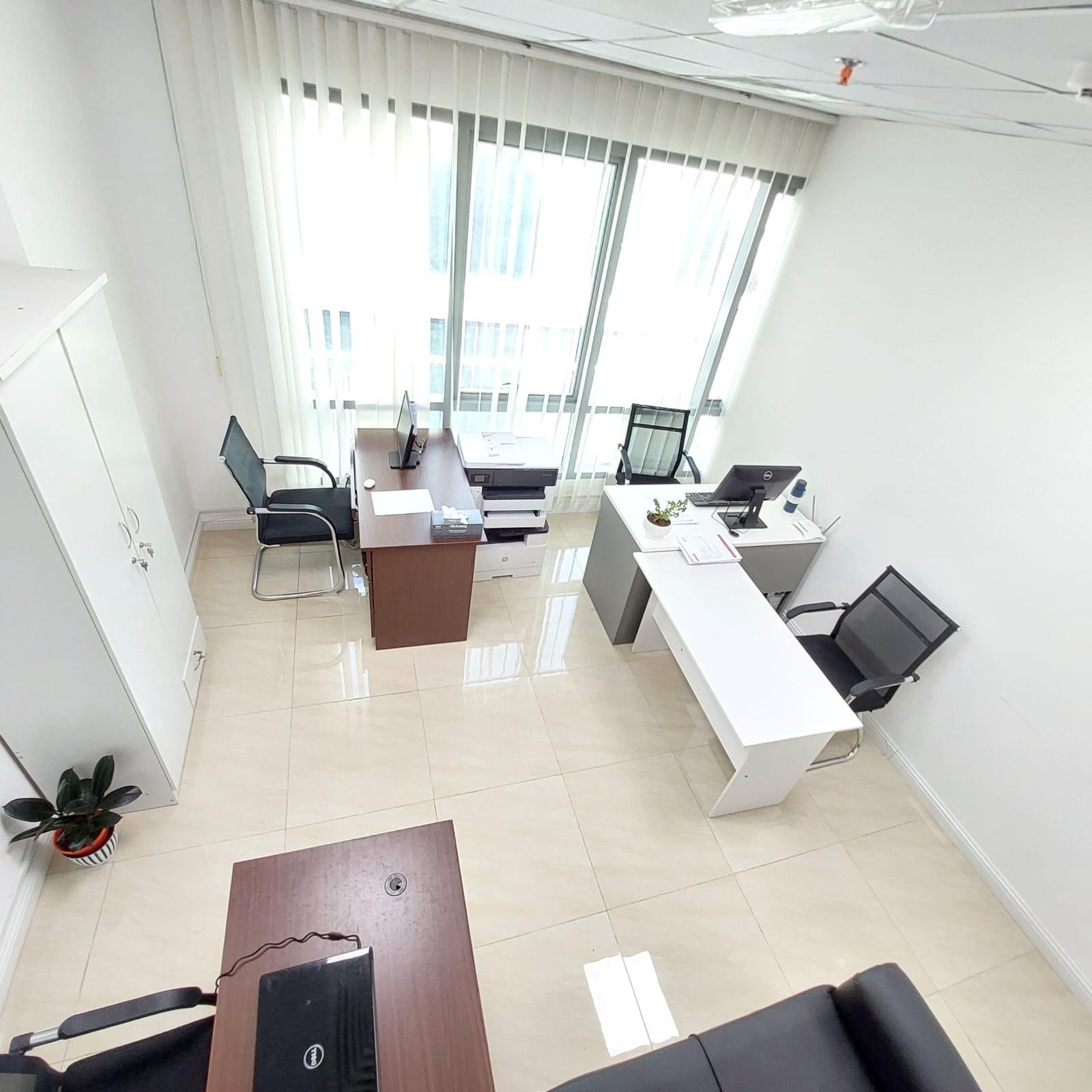 Beautiful Office | Free Utilities | Near to Metro Station |