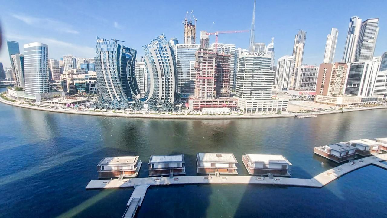 Canal-Facing I Burj Khalifa I Mid Floor