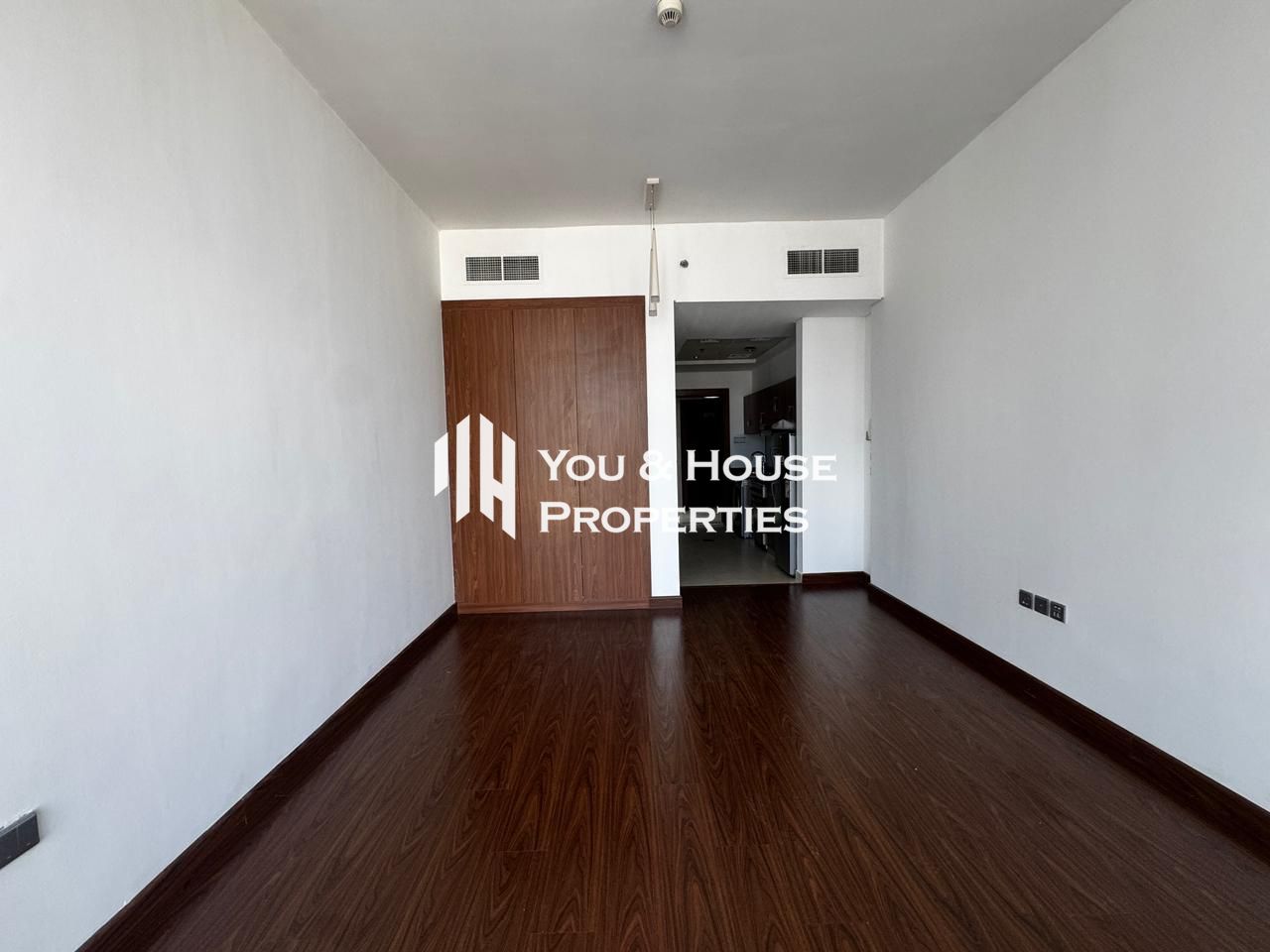 Great Studio Apartment I With Equipped Kitchen I Bright Layout