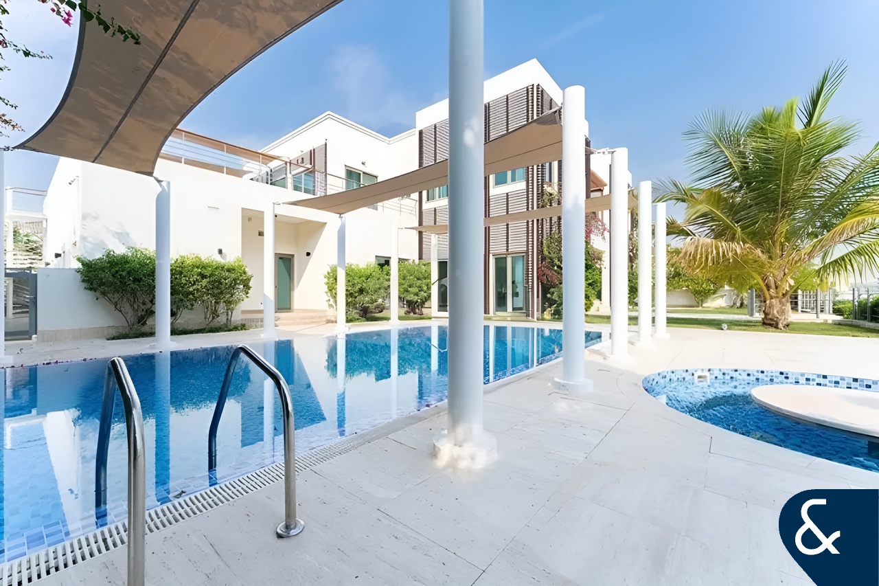 Upgraded | Extended | 6 Bedroom Beach Villa