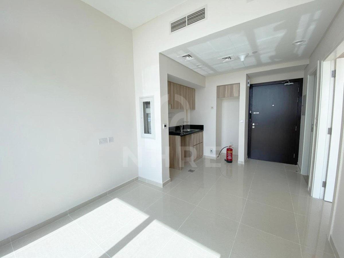 1 Bed | Unfurnished | Amenity view | Rented