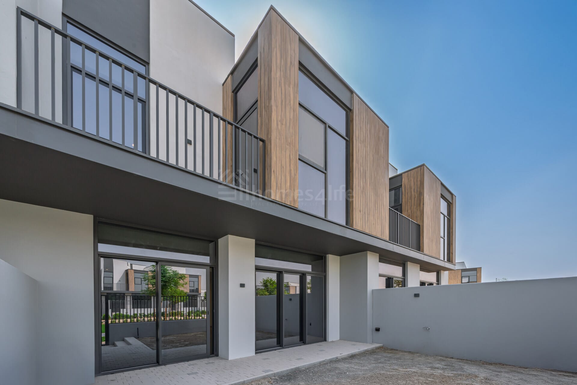 PRIME LOCATION | INTERNAL | MULTIPLE OPTIONS