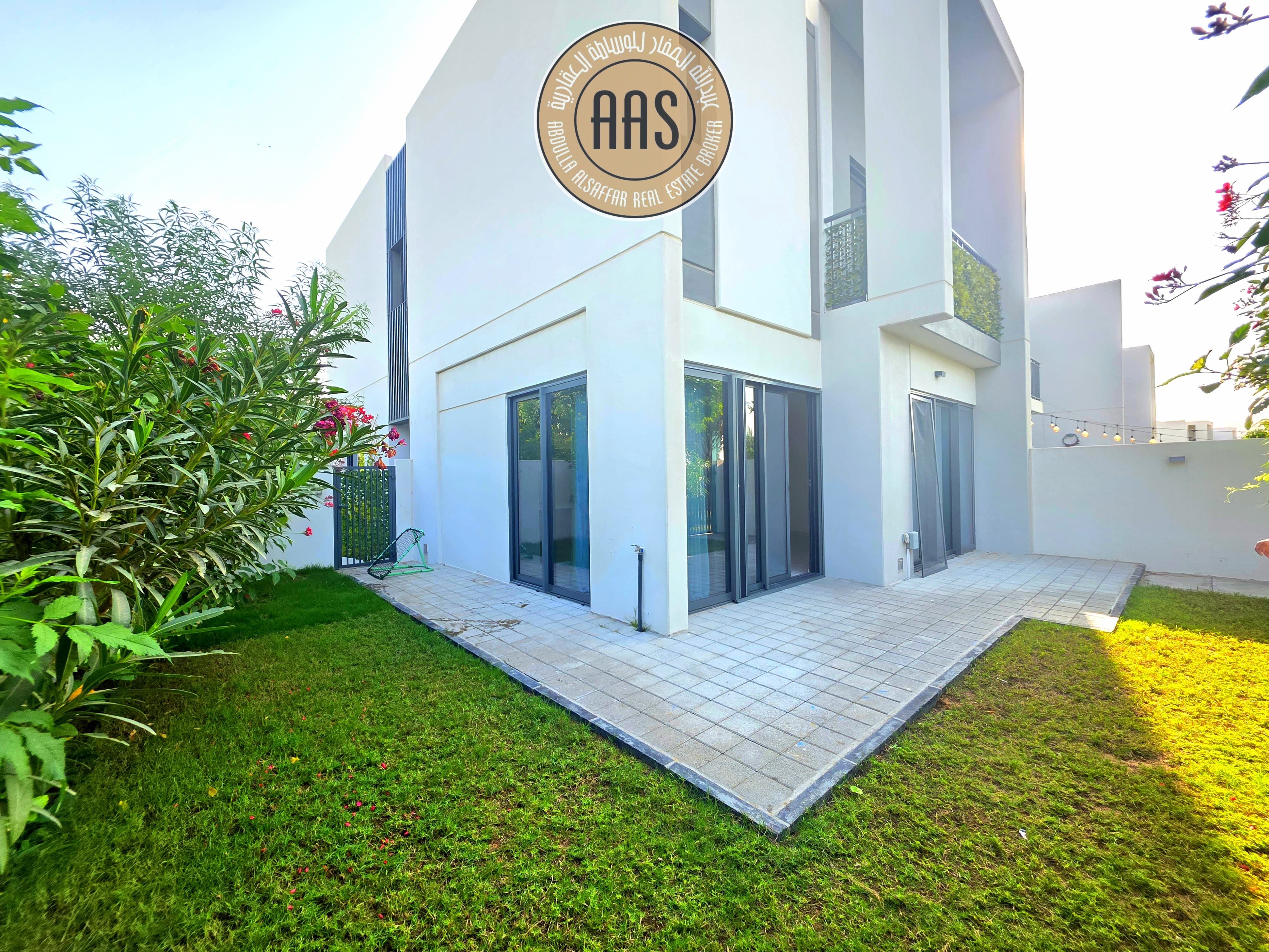 END CORNER UNIT LUXURY 4BR+MAID VILLA JUST 210K