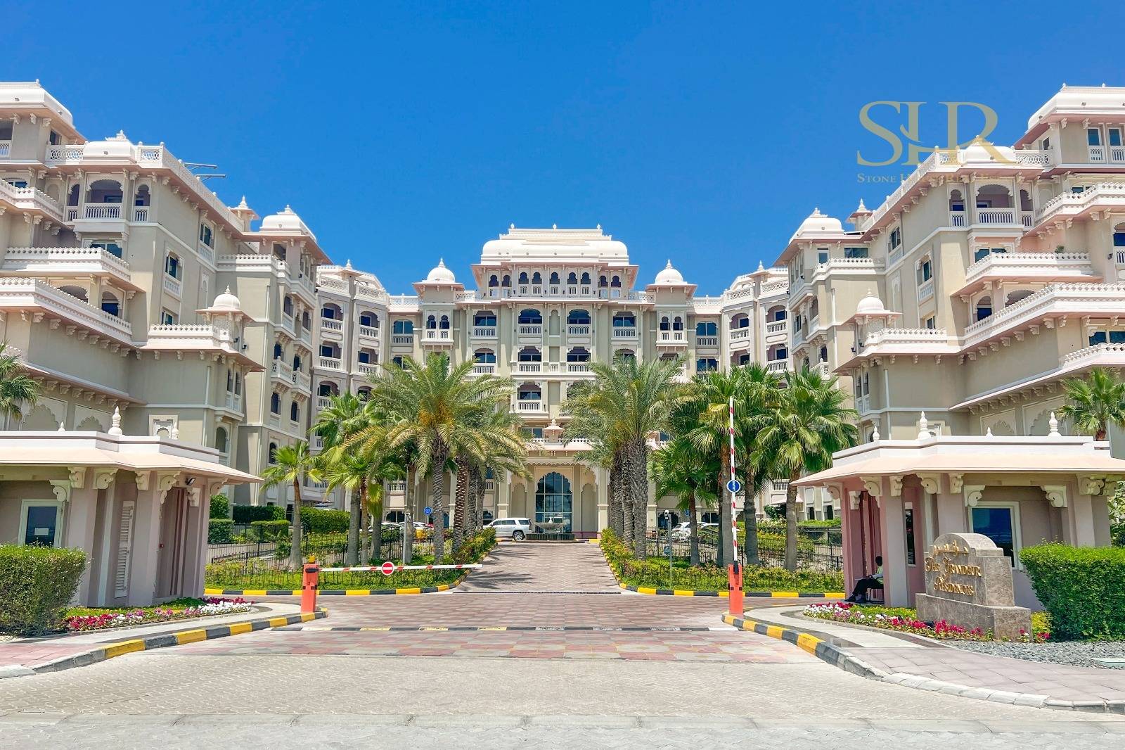 Fully furnished | Beach Access | Vacant