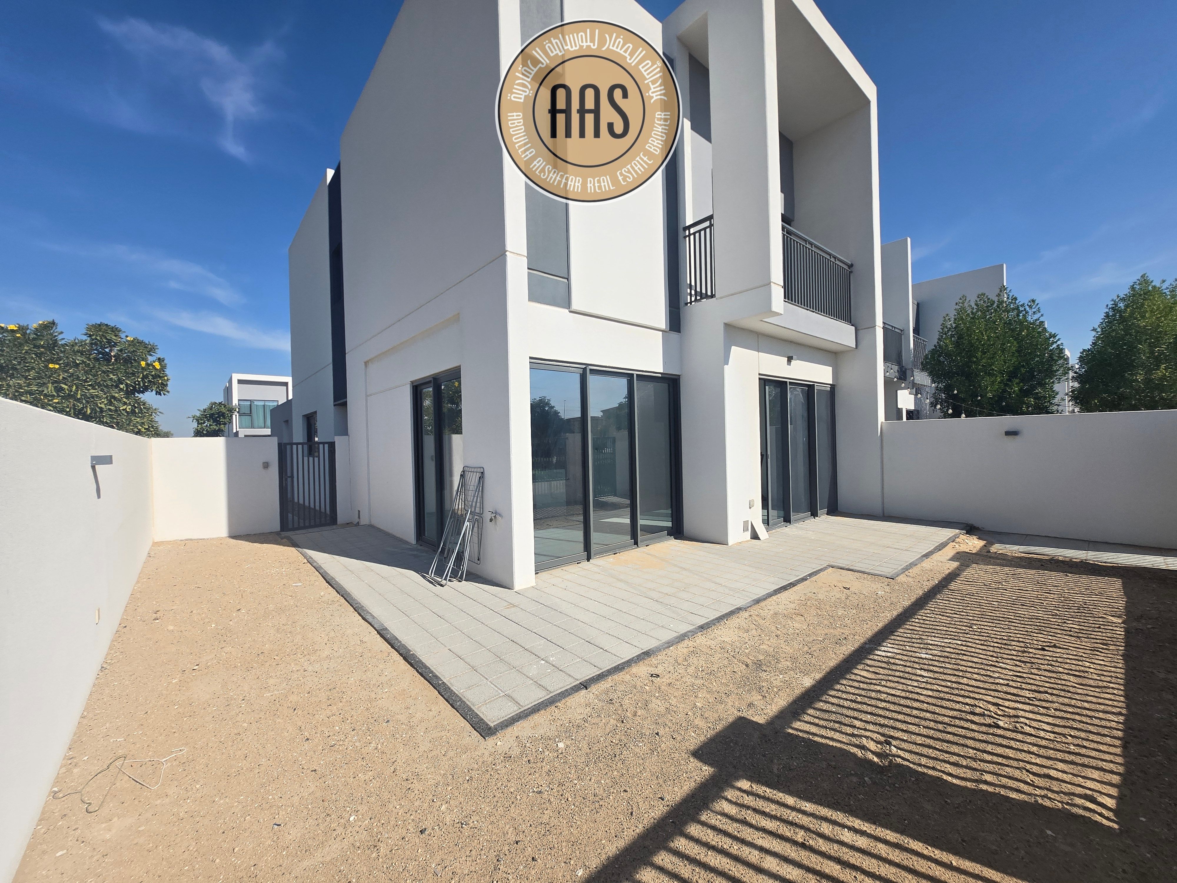 Single Row Luxury Living in La Rosa | 4BR+Maid Villa for Rent at 200K