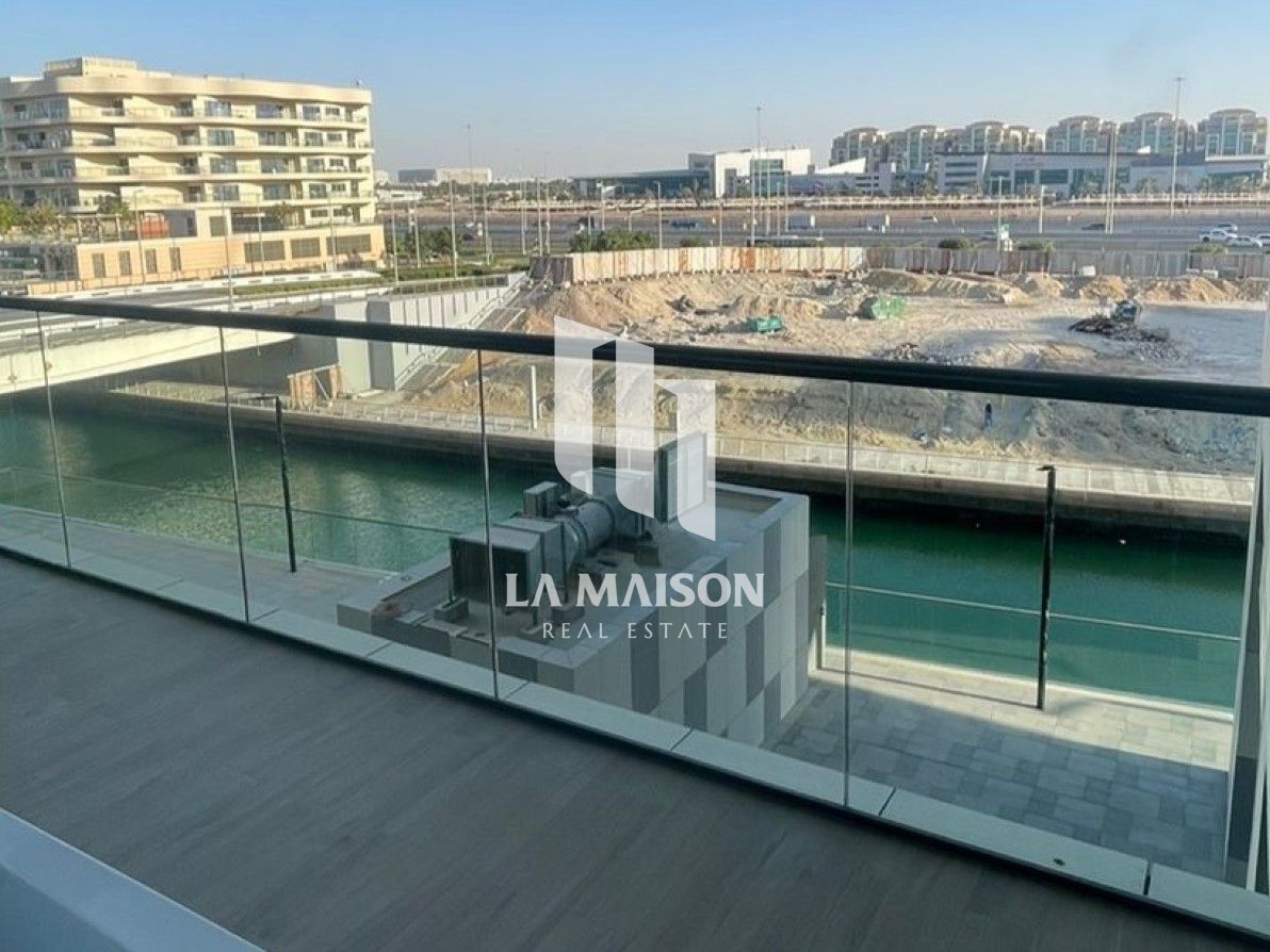 Canal View | Roof | 2BR Fully Furnished | Jacuzzi