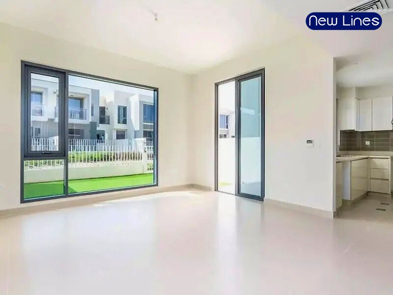 Vacant| Landscaped | Well Maintained
