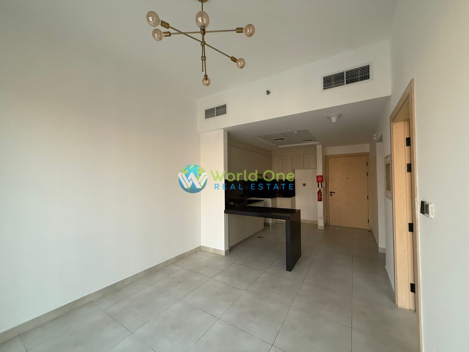 Pool View | Luxurious 1BR | Prime Location