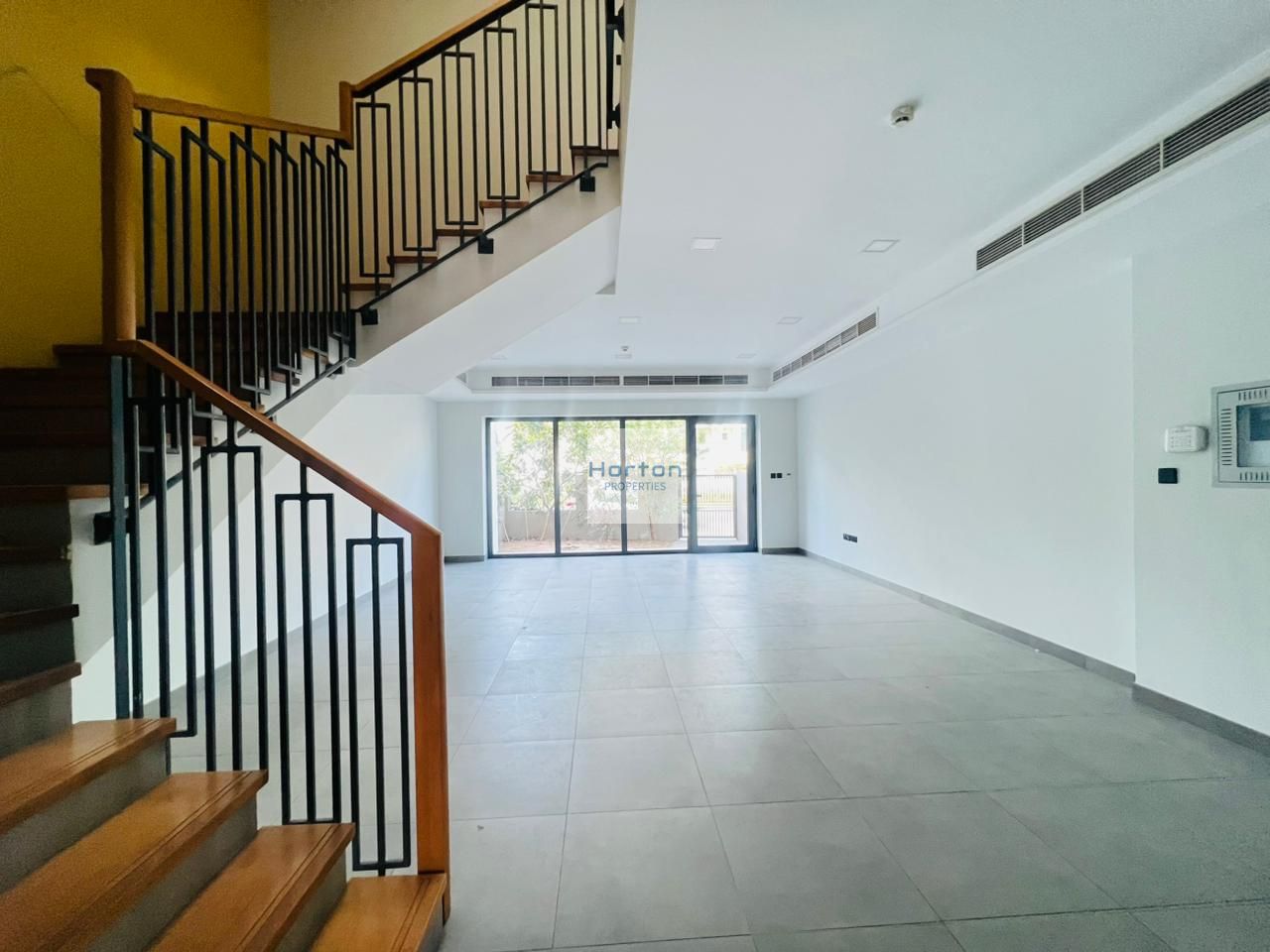 MODERN 4BR I CORNER UNIT I PRIME LOCATION