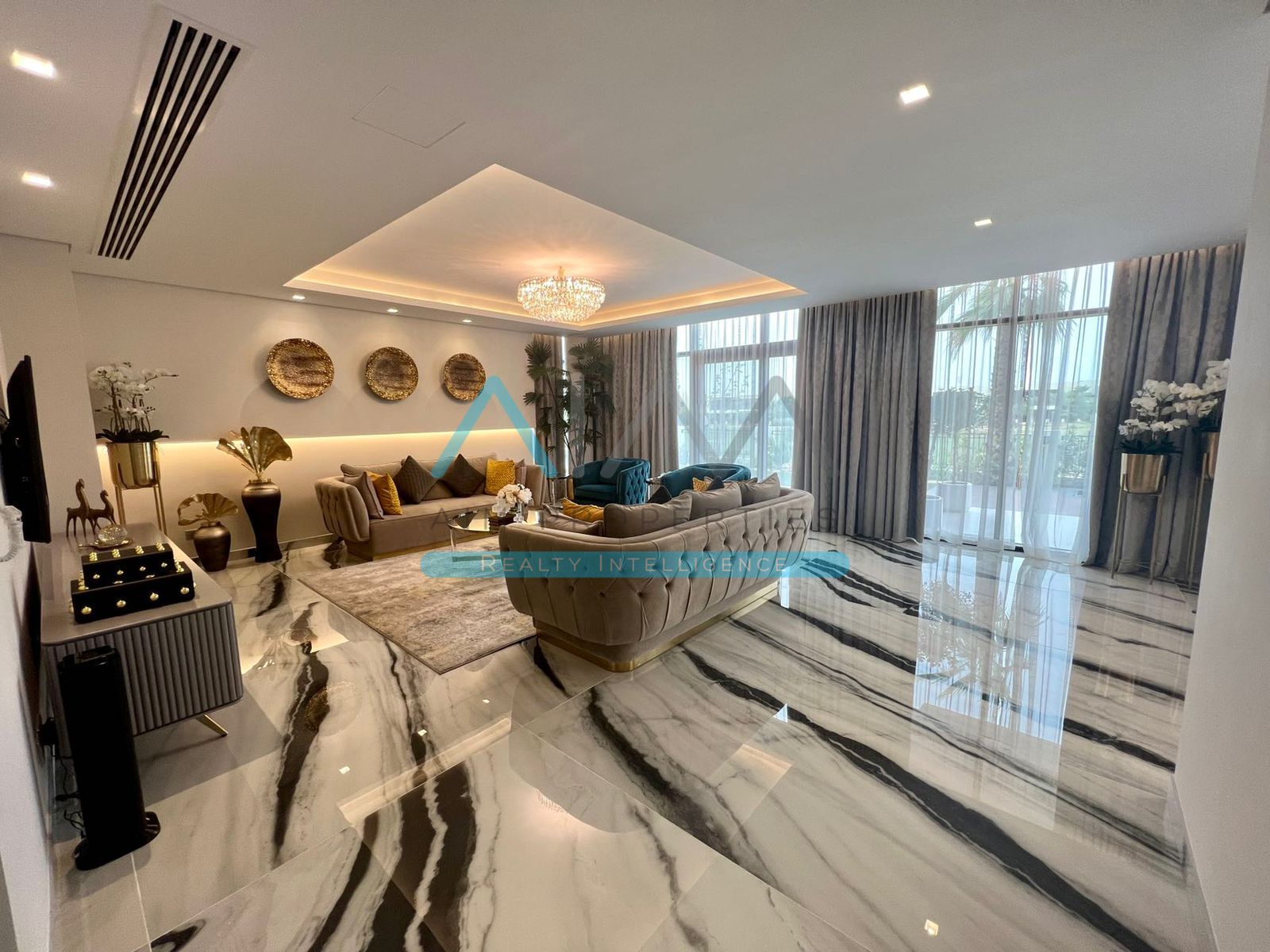IVORY DAMAC HILLS 4BR/MAIDS ROOM INDEPENDENT VILLA FOR SALE