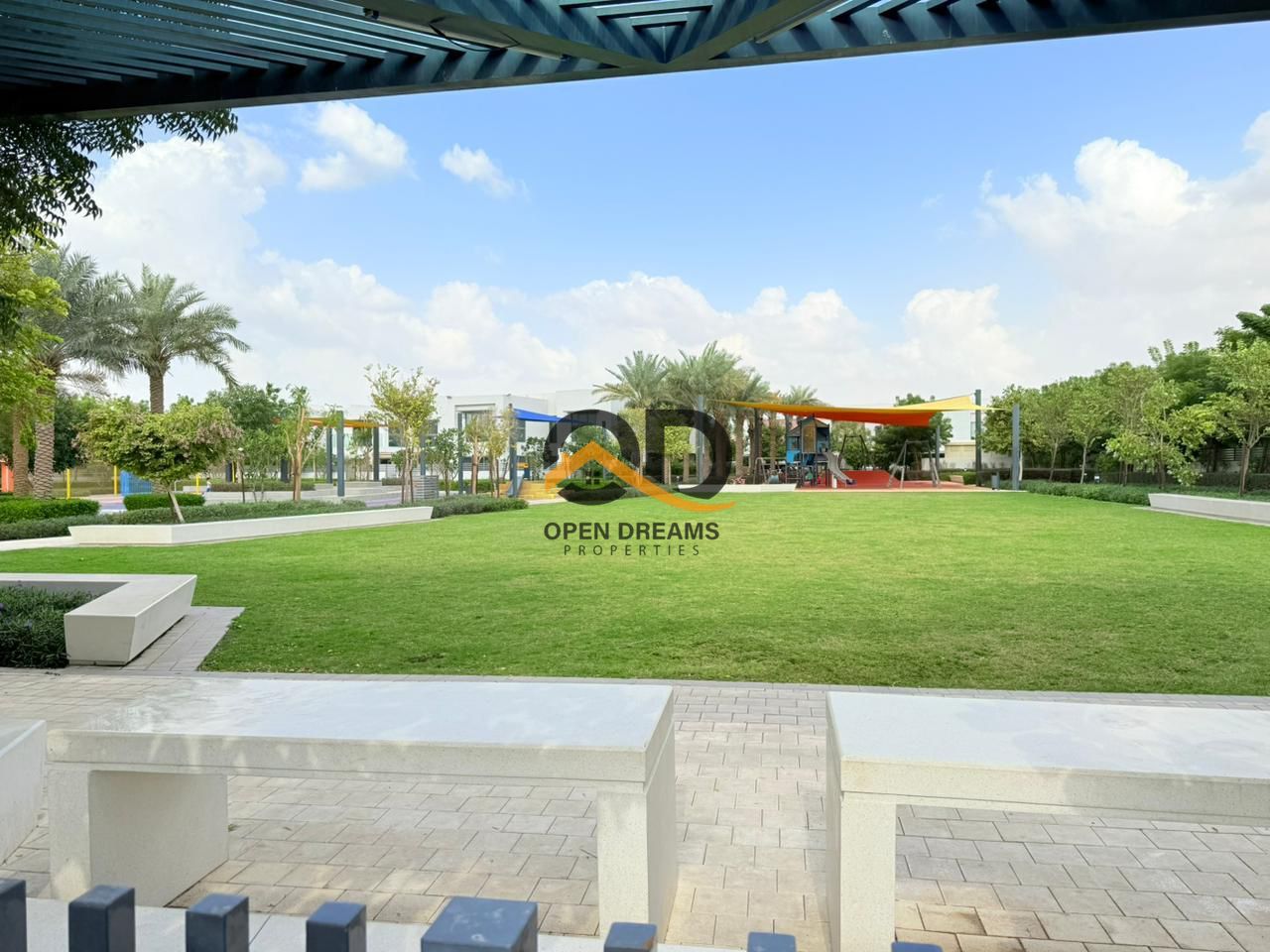 Prestigious 3 Br Townhouse/ Near Club House
