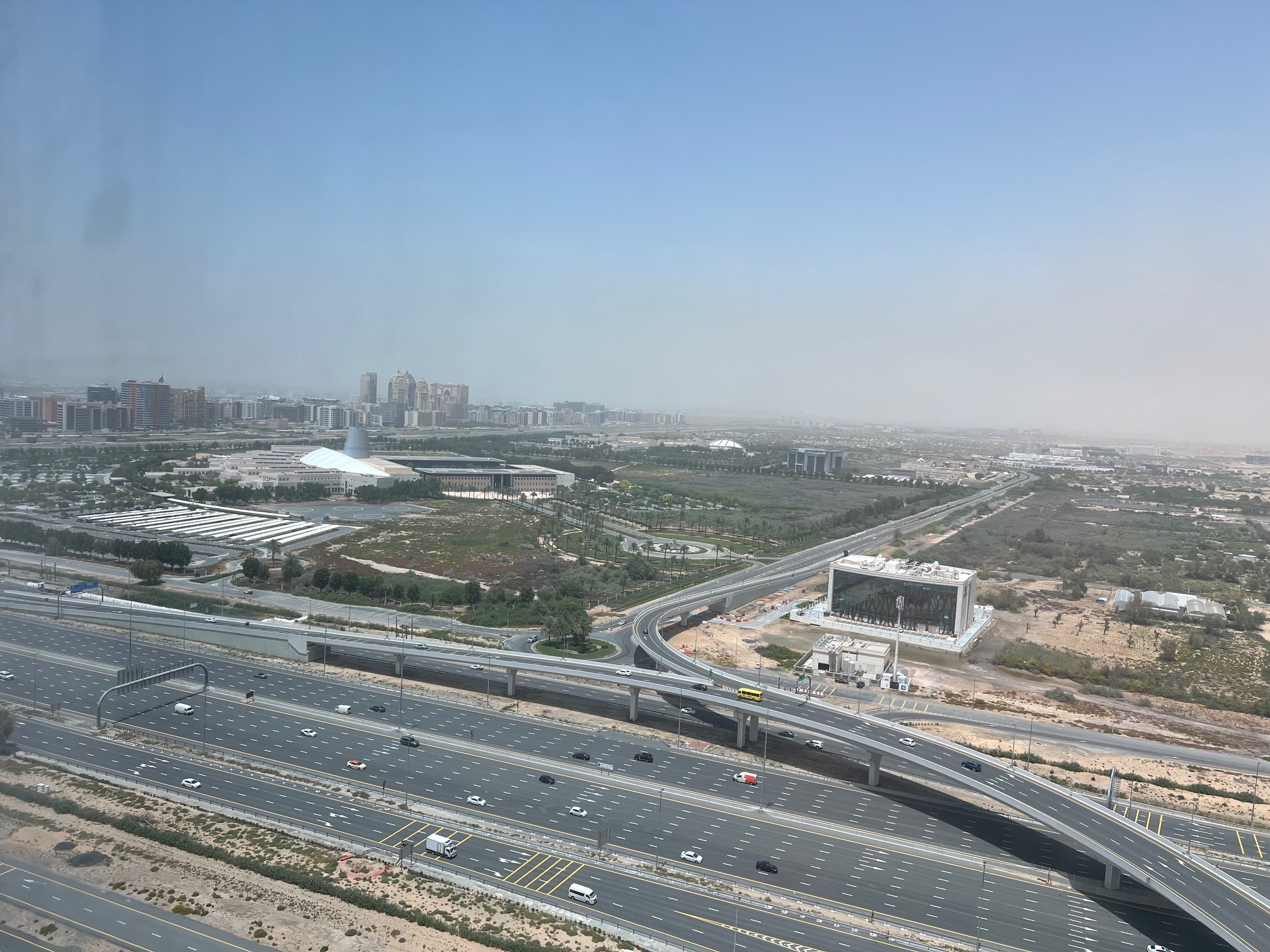 UNFURNISHED | WITHOUT BALCONY | COMMUNITY VIEW
