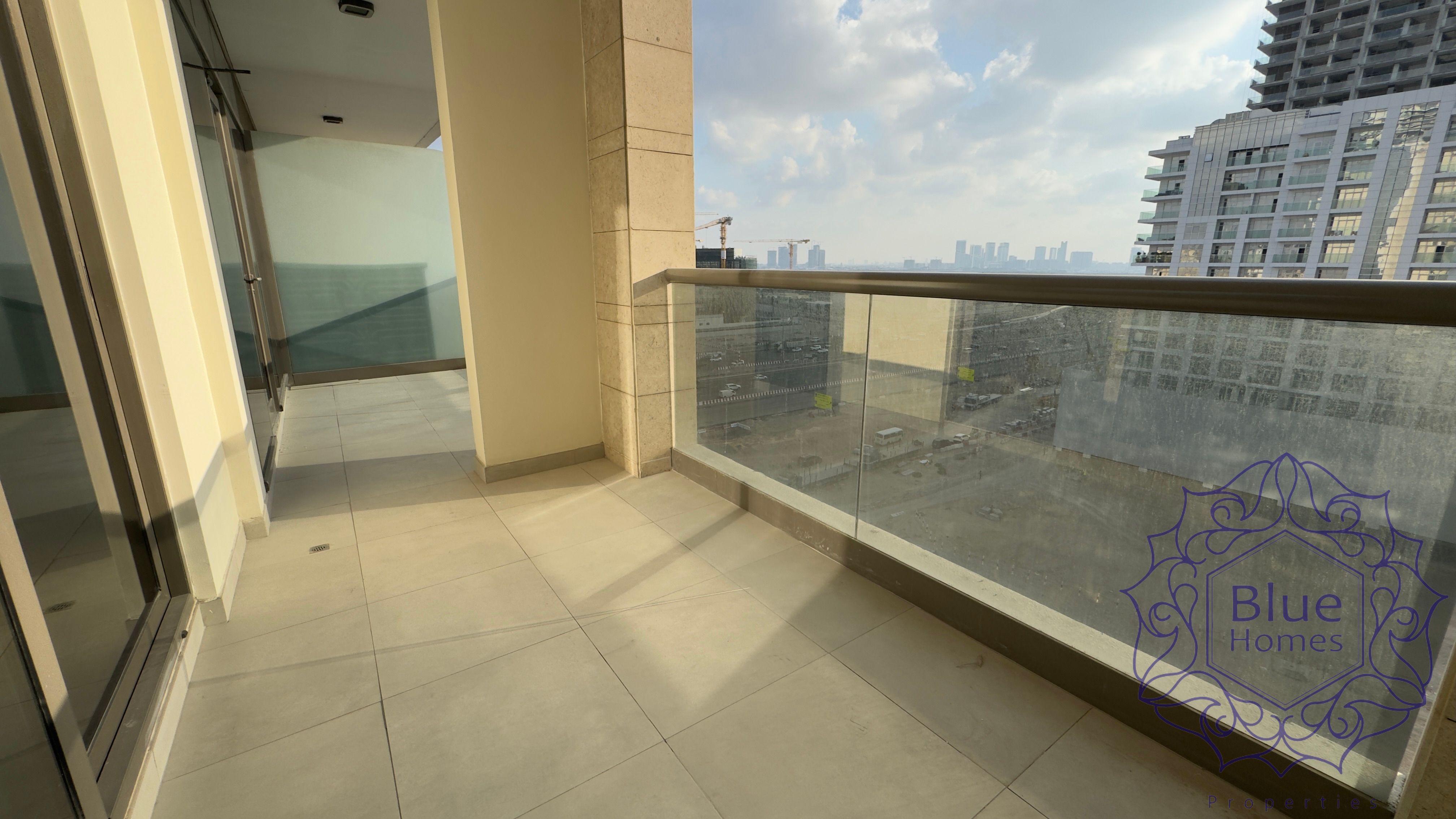 Spacious 2 BHK Open View Luxury Flat Lavish Family Building