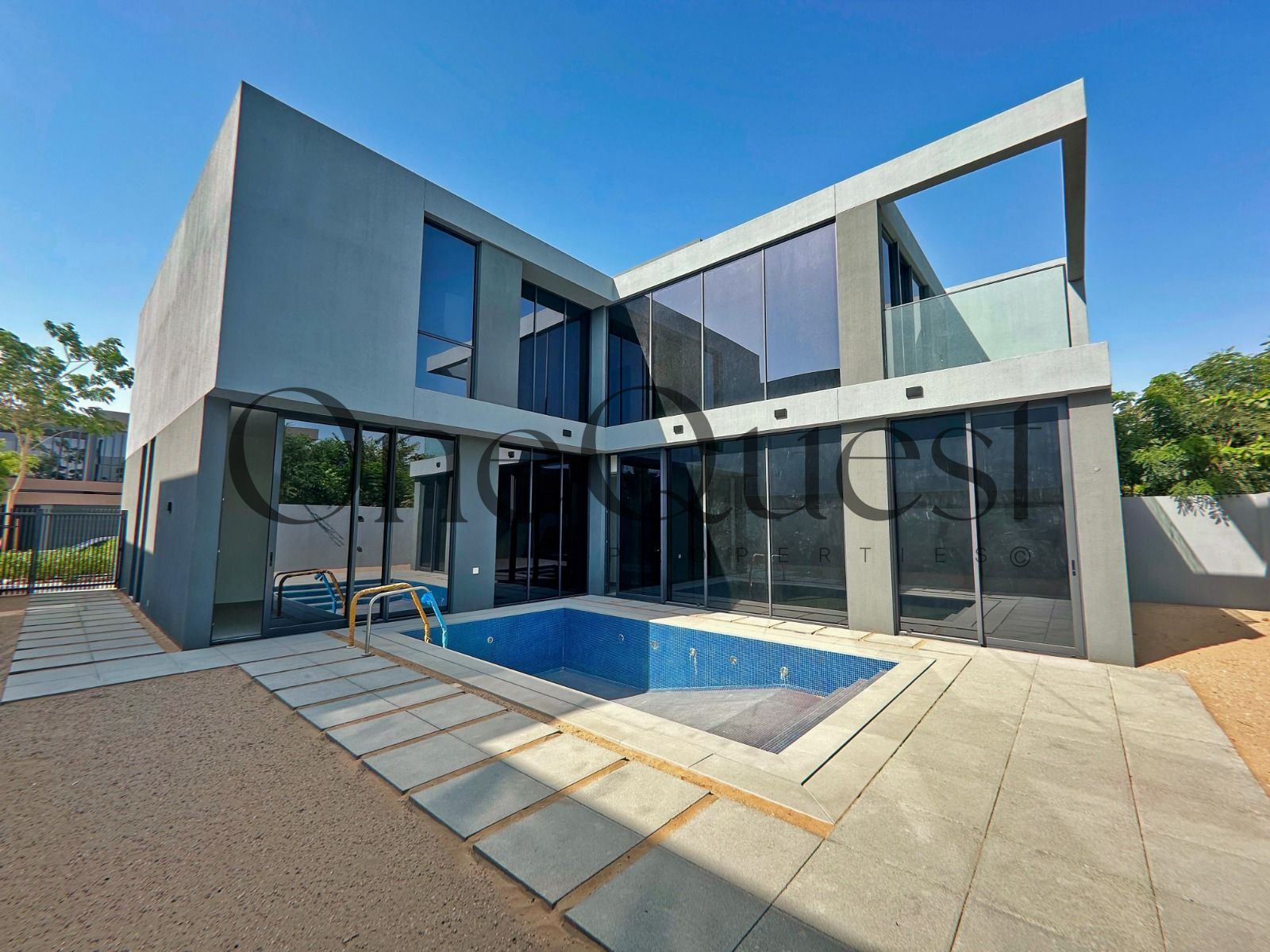4 BR + POOL // BIG PLOT | NEAR AMENTIES | DISTRESSED !!