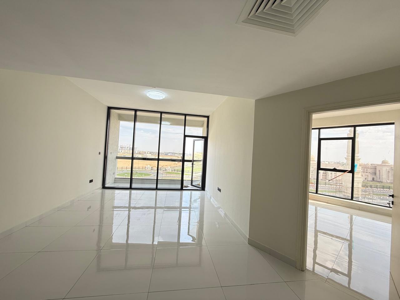 Lxury and brand new apartment with balcony with master room prim location sharja Muwaileh