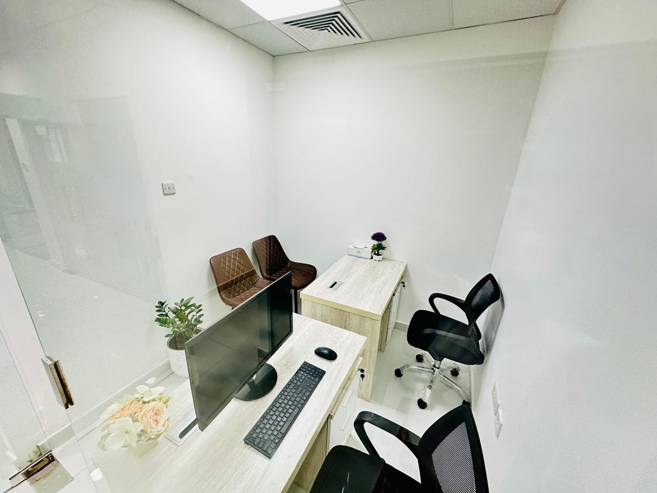 Start Your Business with Ease – Fully Equipped Office Spaces Ready to Use Today