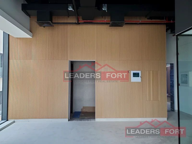 FULLY FITTED/PRIME LOCATION/SPACIOUS OFFICE