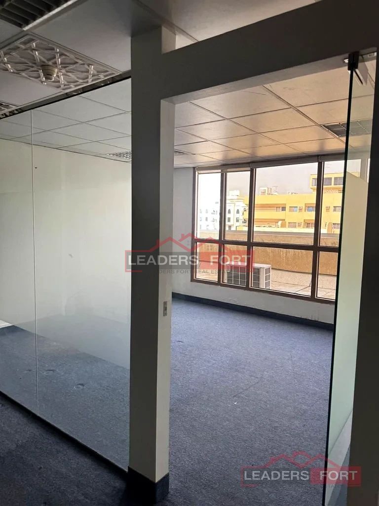 Ofifce | 900 sqft | Close to metro station | DEVA FREE| CHILLER FREE | vacant | Fitted |