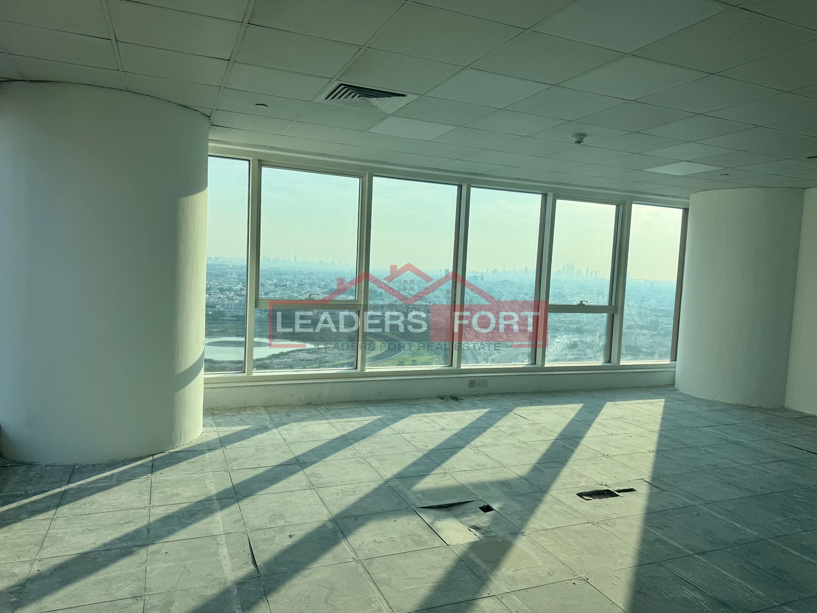 932 sqft | Vacant | Canal view | Close to Business Bay Metro