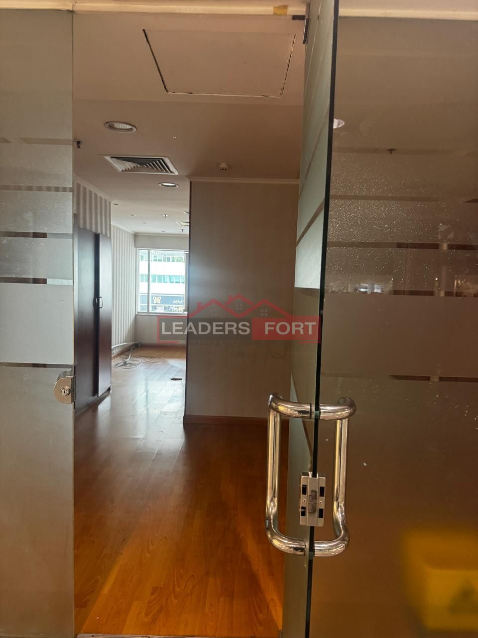 Office | Vacant | 1110 sqft | Close to Oud mehta Metro