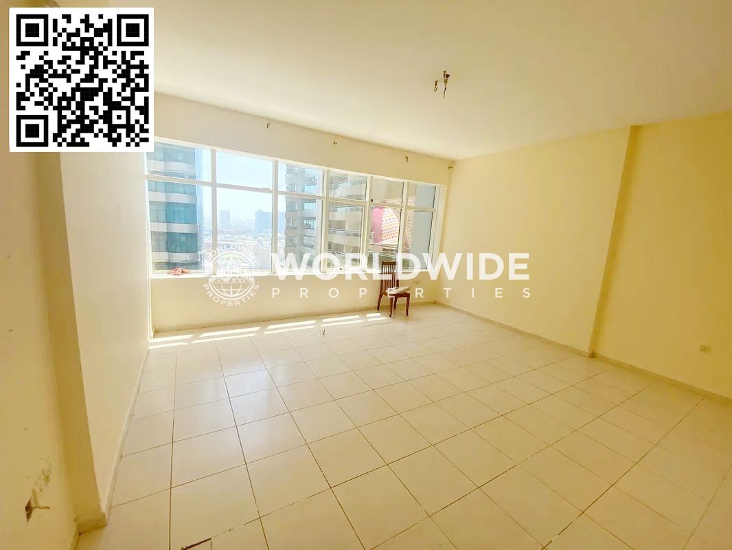 Golden Opportunity 1BHK Ideal for both investors and end-users, this apartment offers a fantastic opportunity to own a spacious and elegant home.