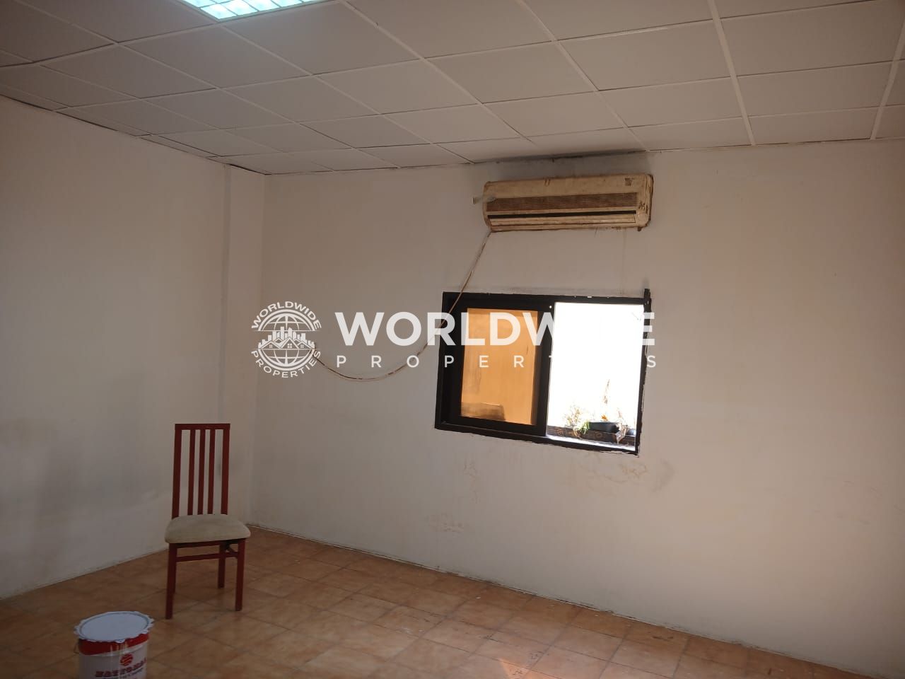10 rooms available in jurf 1 near by china mall each room 10 person capacity big rooms neat and clean rooms