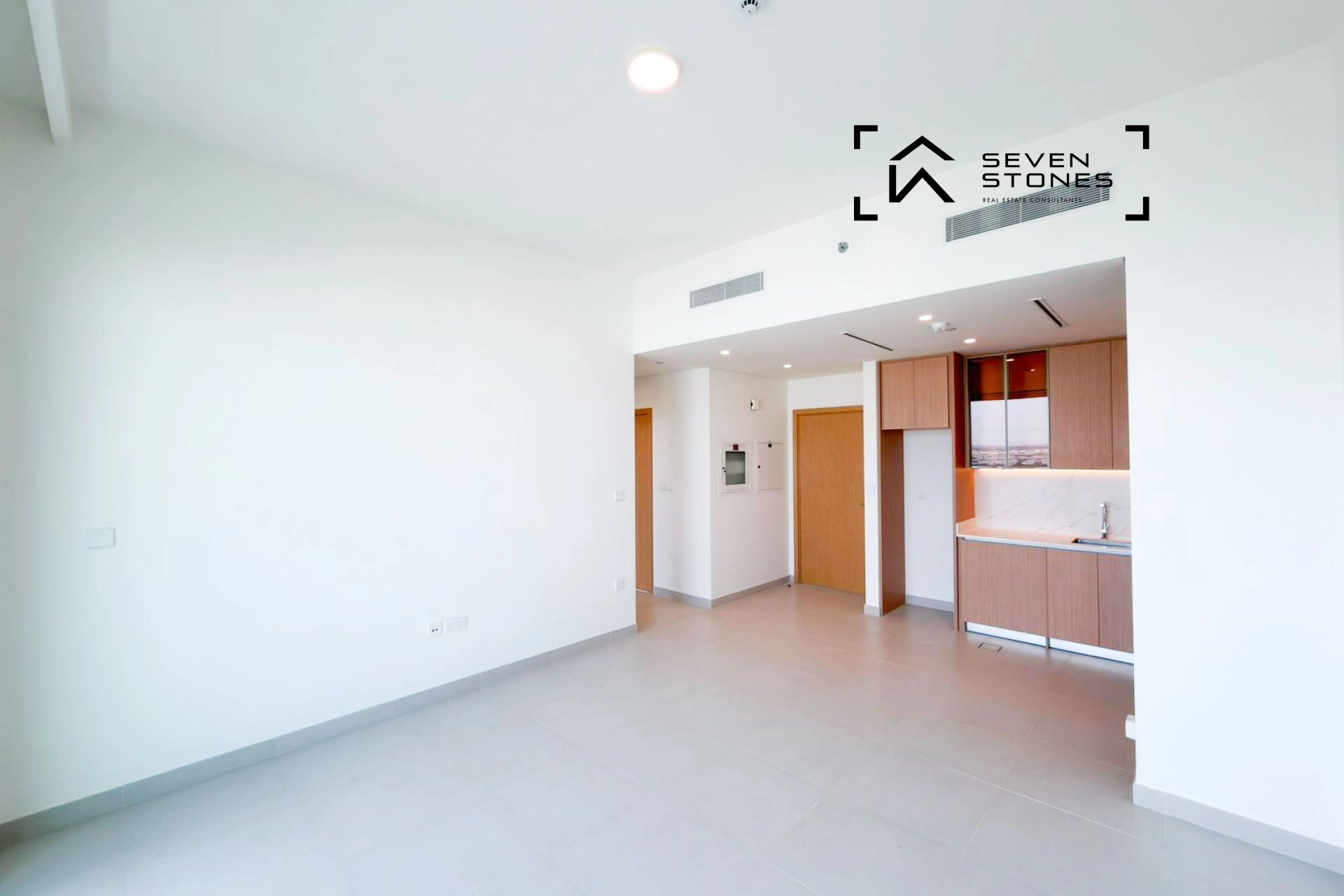 Community View | High Floor | White Goods