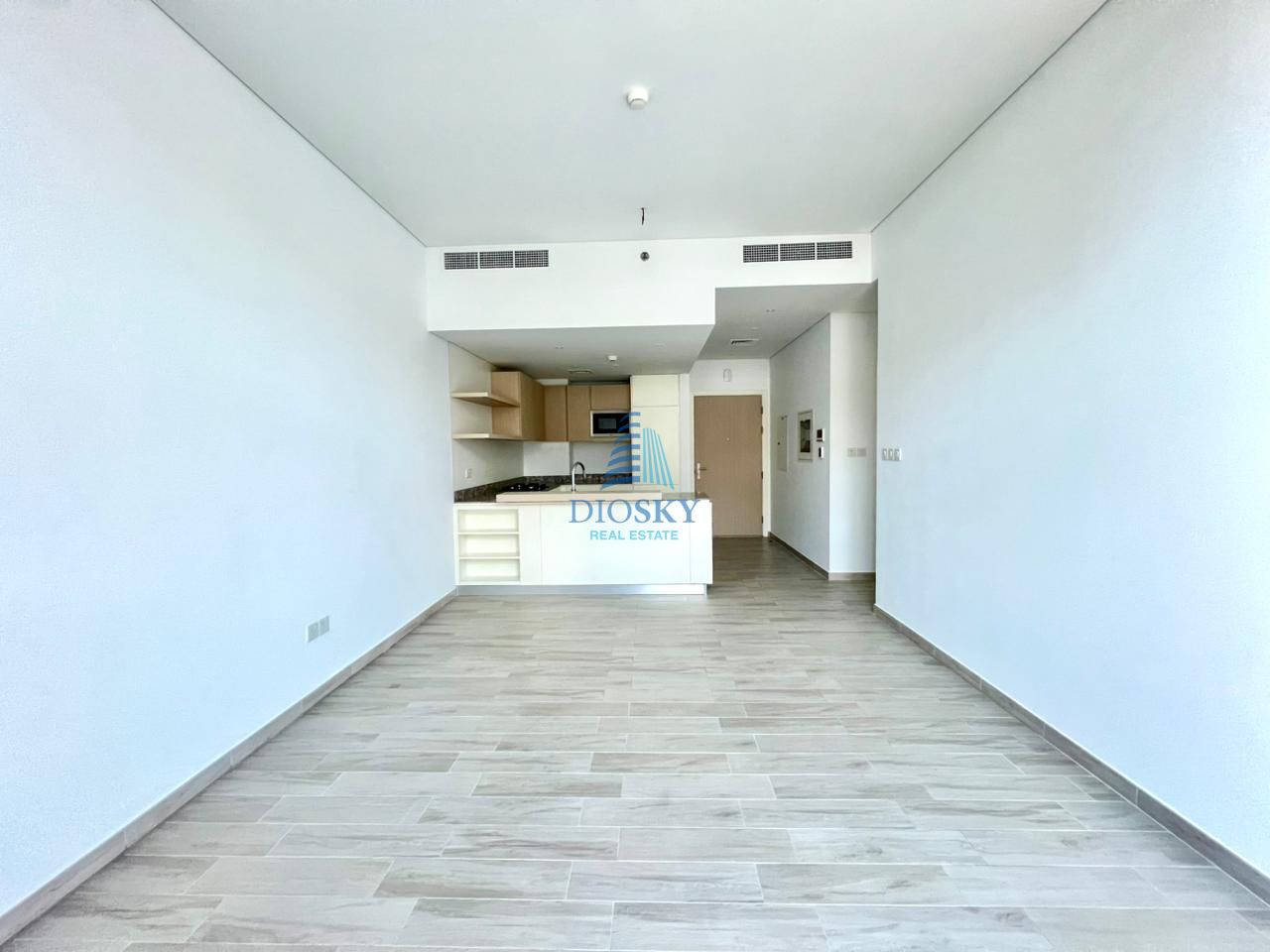 Spacious Apartment | Prime Location | Vacant
