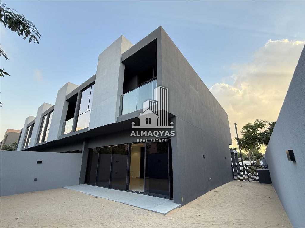 3BR Townhouse | Corner END unit | Spacious Plot | Close to Entrance
