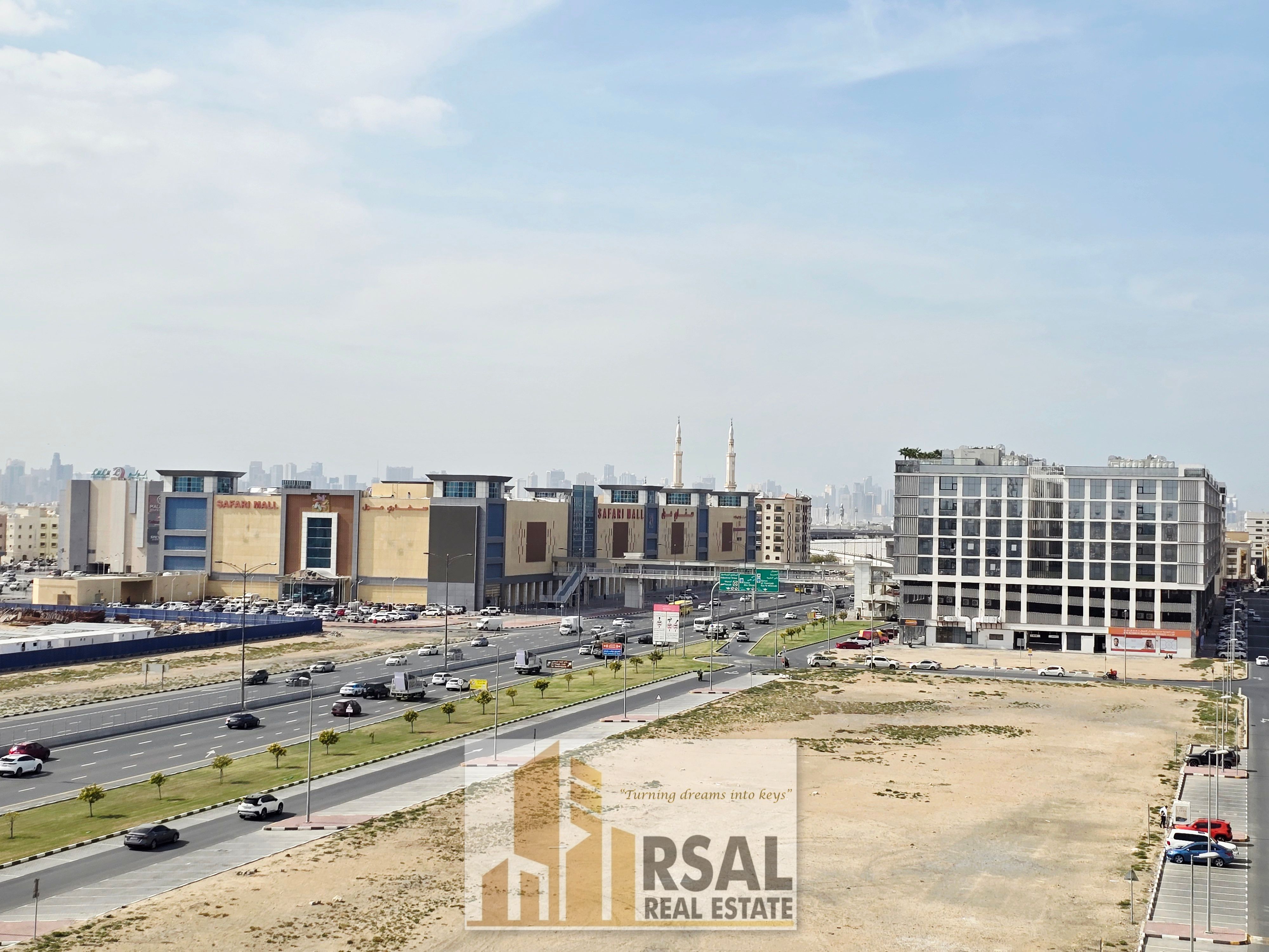 Luxurious 2 Bedrooms ,Minimum Commission , Open View , Easy Access ?