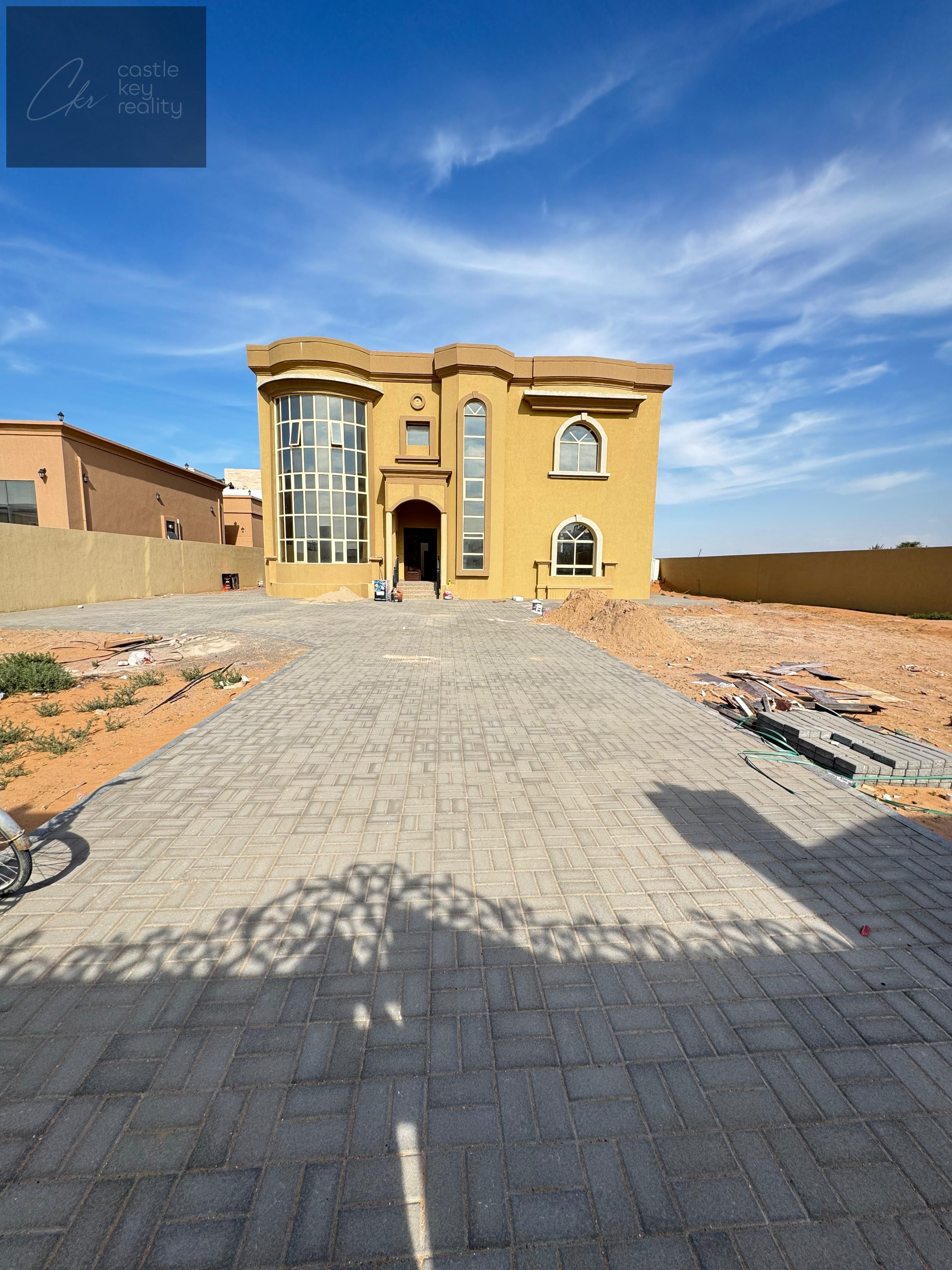 STAFF ACCOMMODATION VILLA | 8 BEDROOMS | 8 WASHROOMS | LAUNDRY | KITCHEN | FEWA CONNECTED