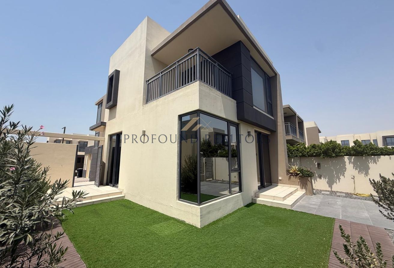 Exclusive I Corner 5BR+M I on Park IPrivate Garden