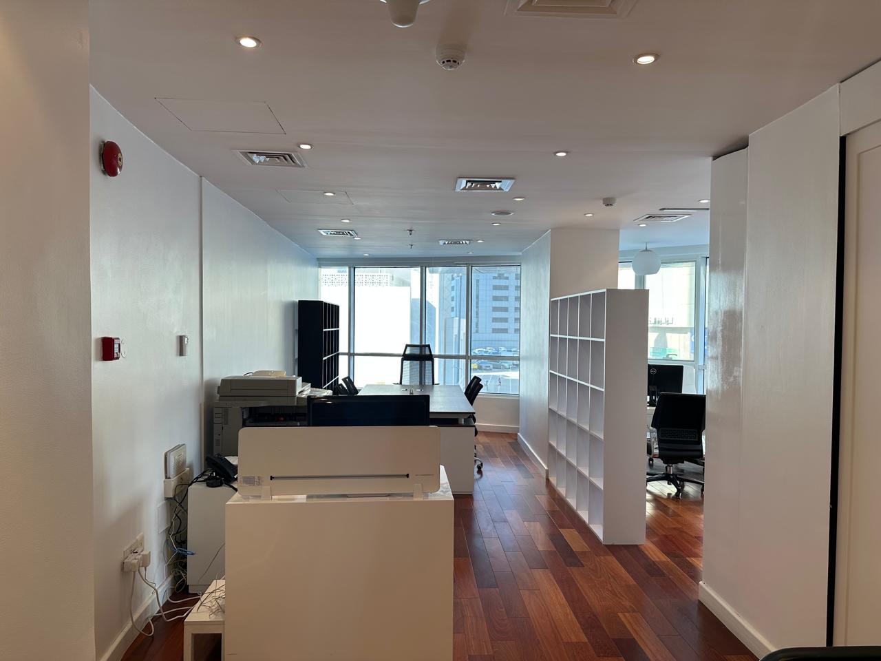 Furnished office for rent in Al-Khan, Lake Corniche Ready-to-rent office in a prime location on Lake Corniche Furnished office 750 sq ft for rent in
