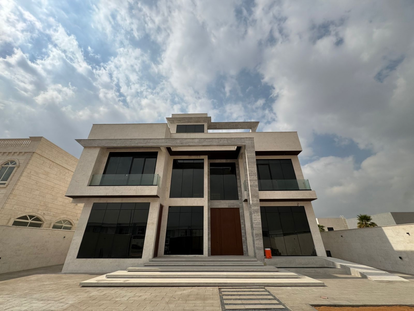 4BR VILLA FOR RENT | MAJLIS | AL KHAWANEEJ 2