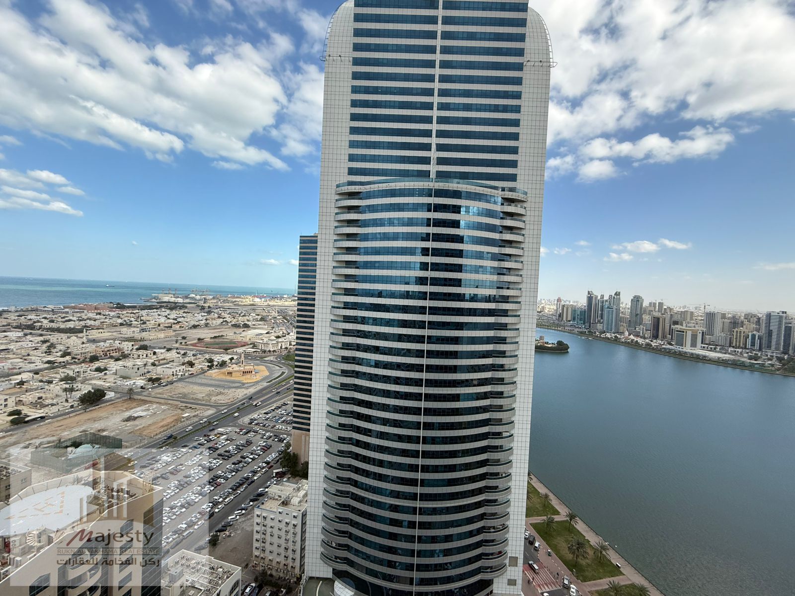 Luxury Sea View Apartment for Rent – Al Khan, Sharjah
